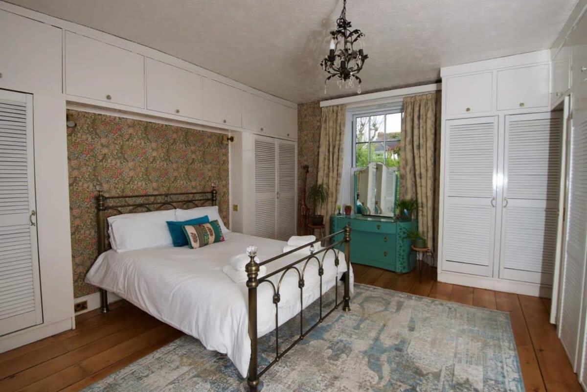 Spacious Town House With Swimming Pool Plymouth Extérieur photo