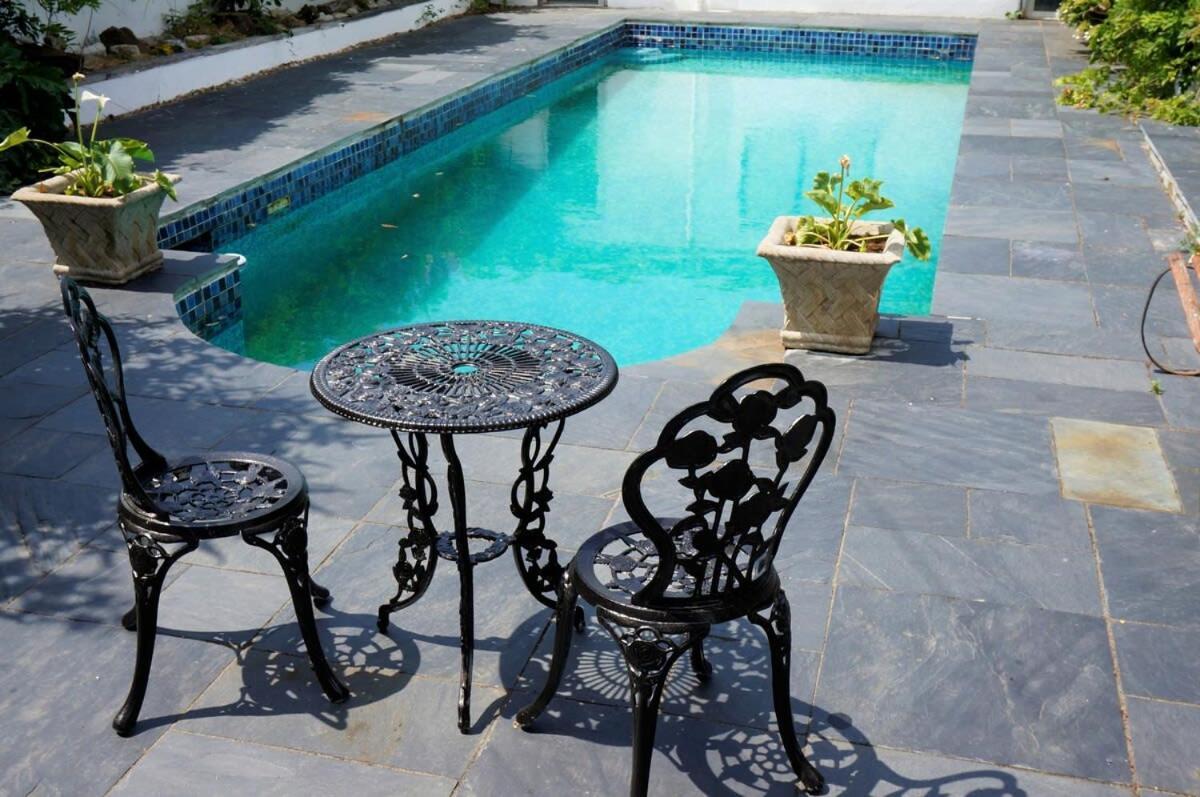 Spacious Town House With Swimming Pool Plymouth Extérieur photo